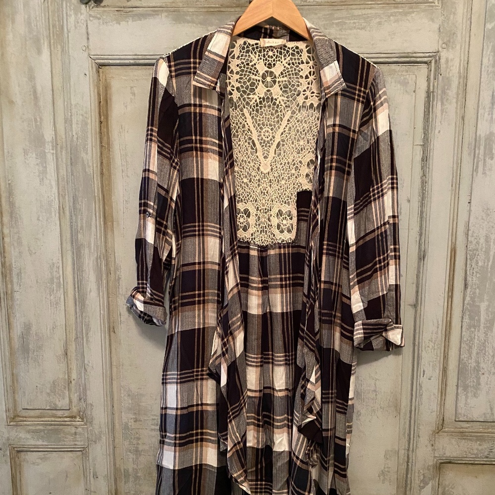 Duster plaid with crochet yoke back Large